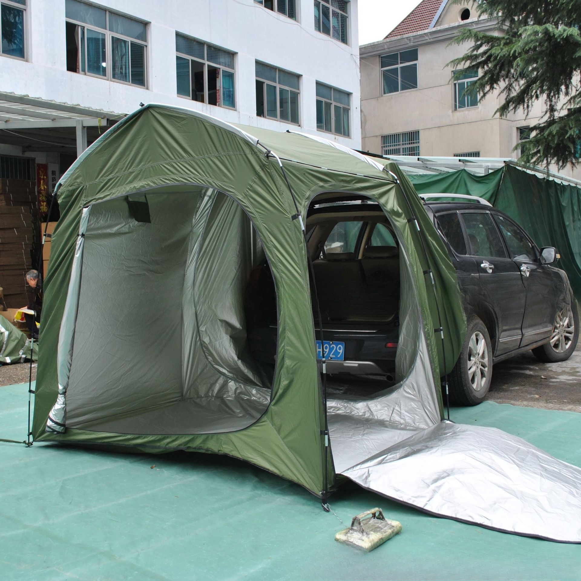 Easy to store full-model rear  - Emergency Mylar Tent 评论和价格